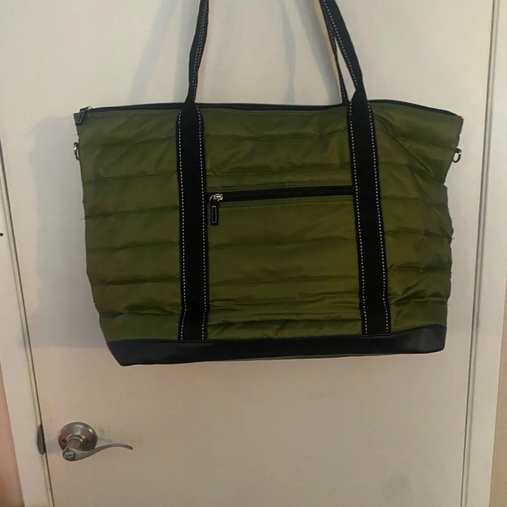 Scout Olive Green Quilted Bag - Picture 2 of 7